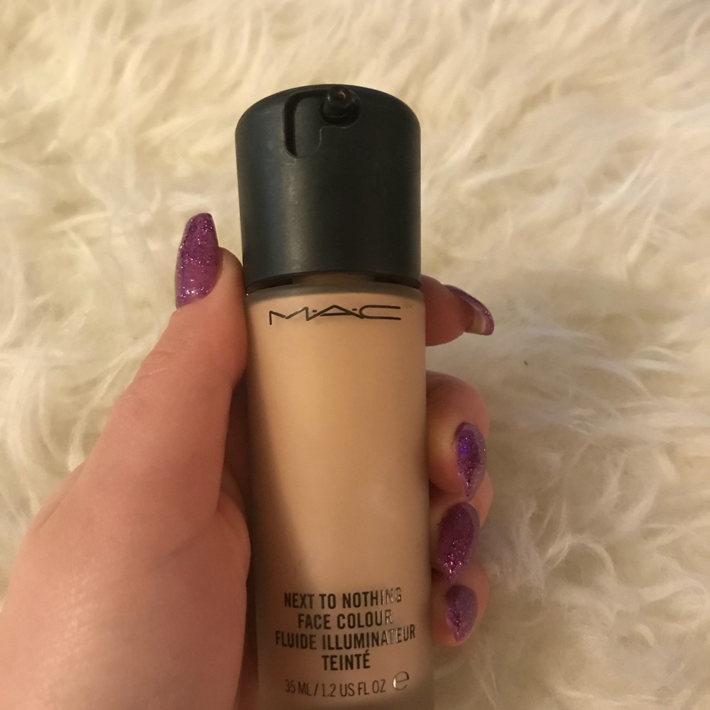 Mac Next to go Nothing foundation in light